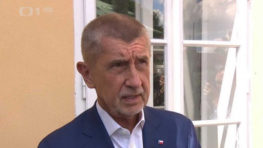 Politici odevzdali své hlasy