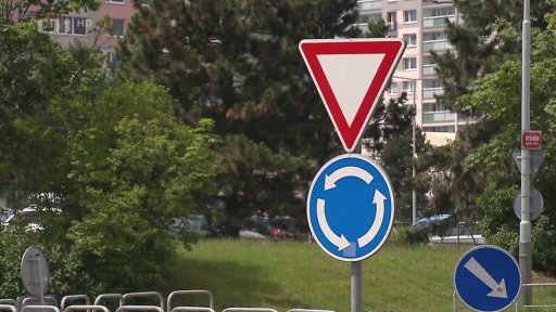 Jak jezdit po kruhovém obejzdu