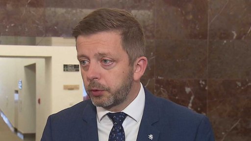 Sněmovna o korespondenční volbě