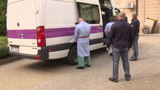 Věznicím docházejí peníze