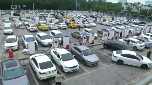 Cla na čínské elektromobily
