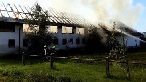 Požár kravína na Pelhřimovsku