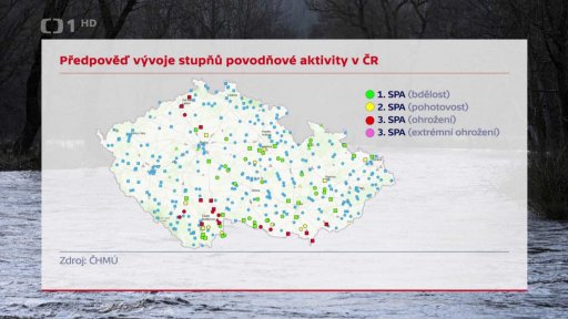 Voda na většině toků opadá