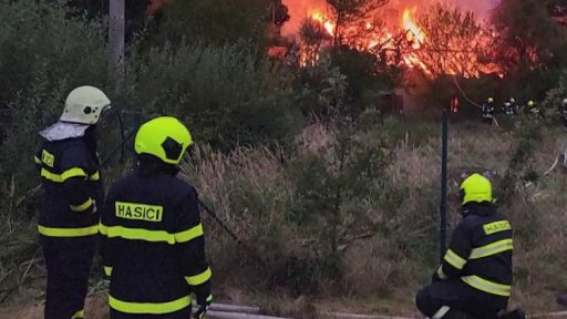 Komplikovaný zásah hasičů na Jindřichohradecku
