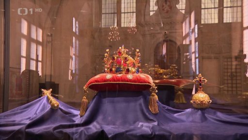 Zájem lidí o korunovační klenoty