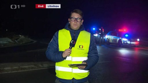 Druhý den požáru skládky