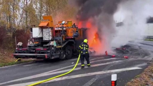 Požár na dálnici D48