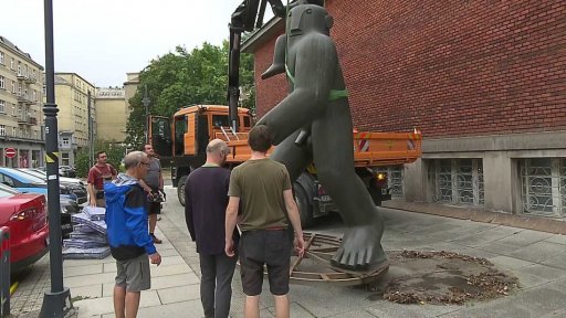 Nová socha u brněnského Domu umění