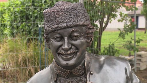 Instalace sochy Zdeňka Galušky