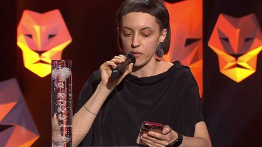 Přerušený projev režisérky o ženách