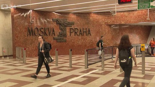 „Moskevská“ plastika v pražském metru