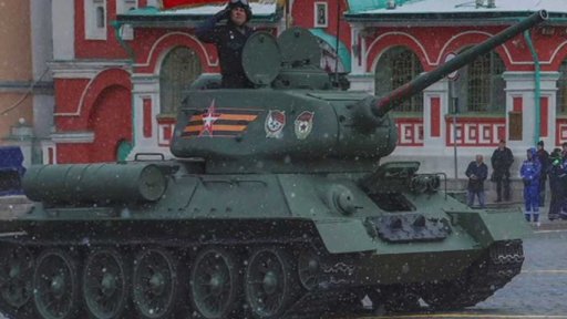 Ruská přehlídka zkrácená a s jediným tankem + rozhovor s J. Ludvíkem