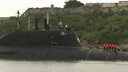 Moskva demonstruje na Kubě svou sílu + rozhovor s L. Jelenem