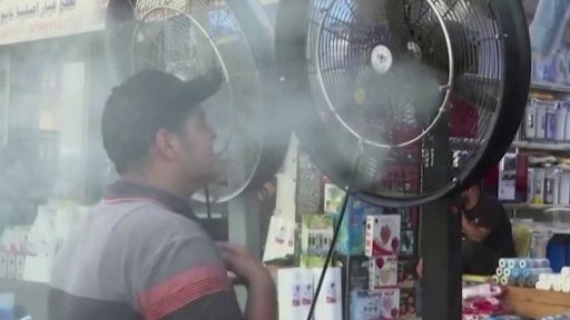 Série 13 rekordních měsíců se zastavila