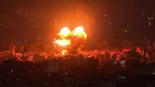 Íránský útok balistickými střelami na Izrael + rozhovor s J. Kofroněm