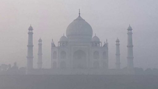 Extrémní smog v indickém Dillí + rozhovor s M. Hříbkem