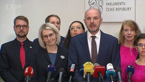 Víc práv, ale manželství ne