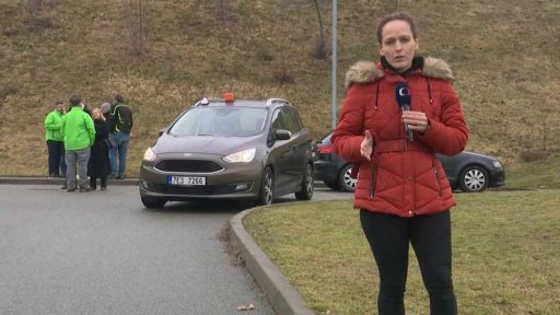 Zastavení ujíždějícího auta na dálku