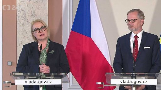 Pořízení nových tanků a letounů