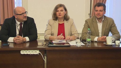 Jednání o korespondenční volbě a obstrukce