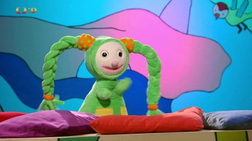 Fany se zlobí, že každý sněhulák roztaje, Matouš navrhuje postavit ho z kamene mramoru.