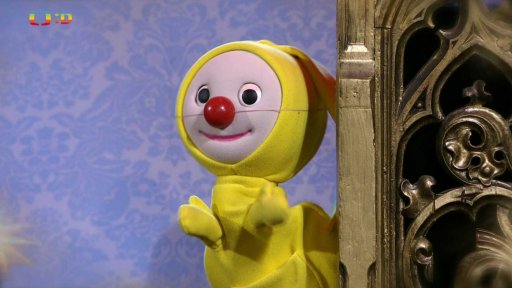 František se setkává s vílou Parfémicí a zachraňuje krále Růženína…