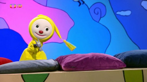 Děda Martin přeměřuje školku, zda se do ní vejde jeho kamarád. Kdo to asi bude…?