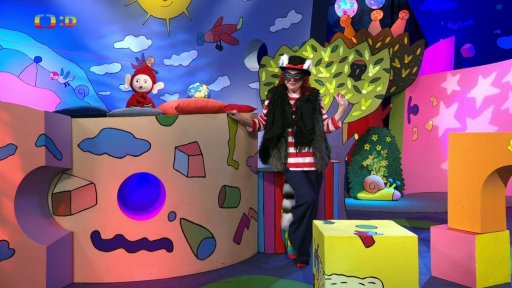 Ve školce se objevil provázek z rozmotaného klubka, kočka Majda své klubko hledá…