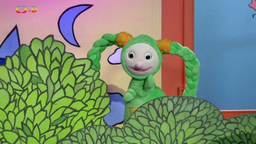 Volá Lucifer, že čert Bert se nevrátil zpět do pekla ze země, Fany najde Berta u bazénu se zmrzlinou…