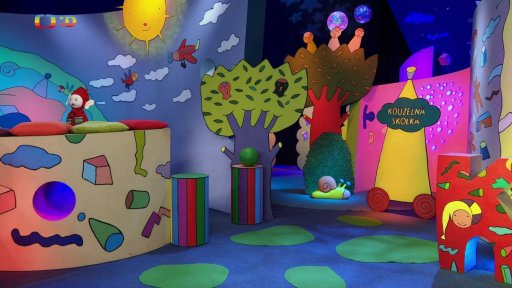 Do školky přijíždí autobus, aby vzal Lucku s dětmi na výlet. Lucka ovšem zaspala…