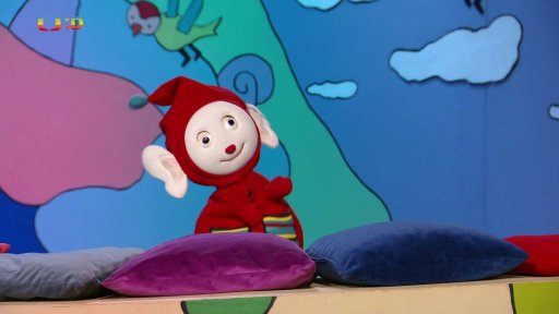 Červené Karkulce se srazily její šaty a musela si obléknout zelené…