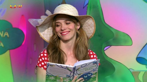 Lucka vypráví příběh Modrého klubíčka z doporučené knížky…