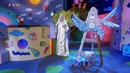 Ve školce se objevila sv.Alžběta, které se rozbilo sněhovozidlo a nemůže přivést sníh…