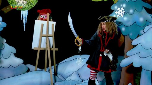 Fámula maluje Drsňačku. Vznikne z toho místo portrétu černá pirátská vlajka, ale Drsňačka je s výsledkem spokojená.