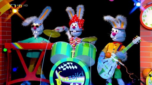 Jazzajíci zpívají píseň o broukovi v hlavě.