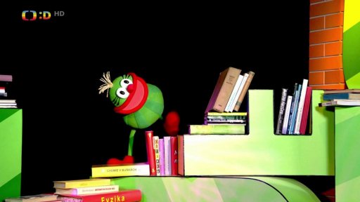 Muf si myslí, že najde poklad, když zbaští co nejvíc vědomostí, a pustí se rovnou do Fámuliných učebnic.