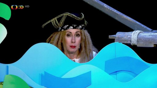 Drsňačka zkouší, jak dlouho dokáže vydržet pod vodou.