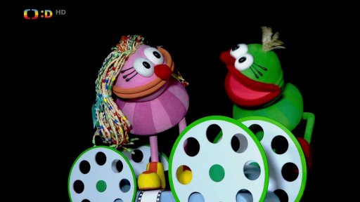 Muf s Fámulou si nadšeně prozpěvují o prázdninách a chystají se na pouštění filmečků zlobifilmečků.