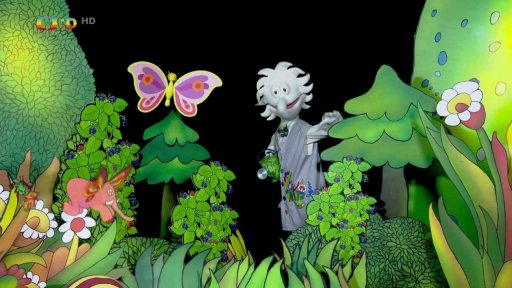 Pip má kouzelnou konvičku a zalévá s ní lesní plody, aby pěkně rostly.