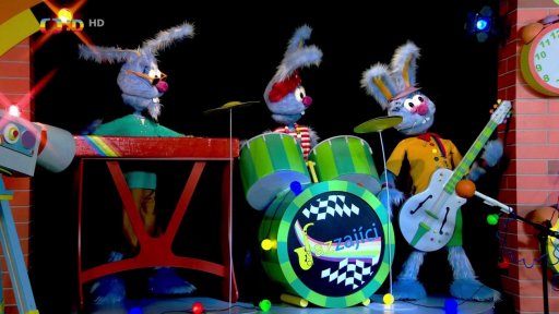 Elton se chlubí selfíčkem s mrkající mrkví. Muf je zmatený, jak je to možné, když si tu mrkev mrkačku vymyslel?