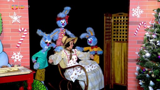 Jazzajíci se starají o Pipetu, masírují ji záda a promlouvají k ní, aby si toho na sebe tolik nenakládala. A také jí navrhnou, že jí pomohou, Vánoce mají být totiž svátky společné pohody.