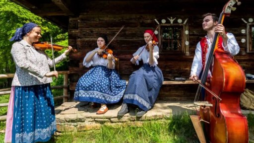 Jaro na dědině v Rožnově pod Radhoštěm