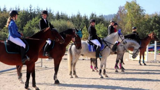 Hubertova jízda na zámku Skalice