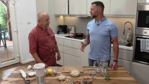 Jak si doma vyrobit rostlinné mléko