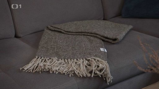 Ovčí vlna versus umělá