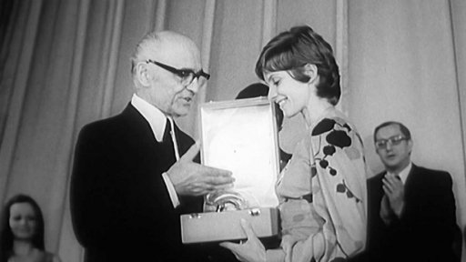 Z MFF v Karlových Varech: výstava filmových plakátů, autogramiáda, vyhlášení výsledků