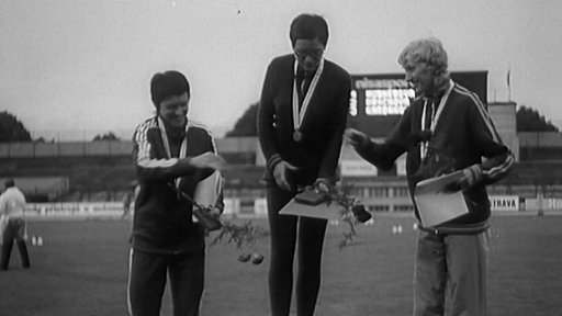 Lehcí atleti bojovali o mistrovské tituly s těžkým počasím