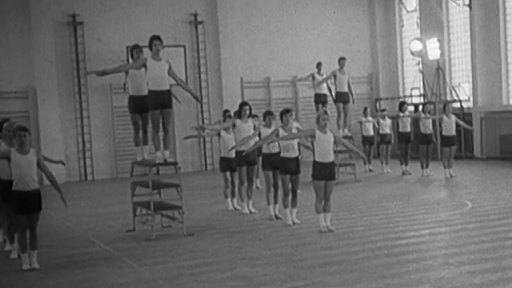 Nácvik jedné části bohatého programu Spartakiády