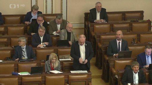 Rozhodnutí o platech politiků