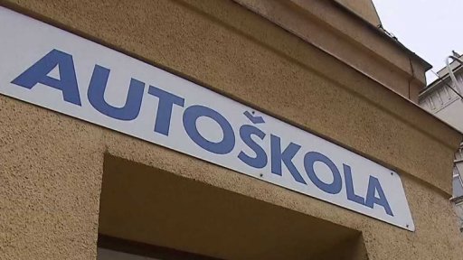 Sedmnáctiletí za volantem